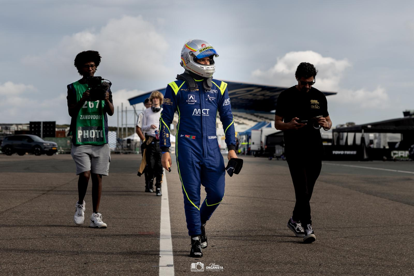 Diego Sirgado walking the Zandvoort pit lane in race suit